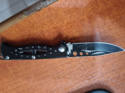 Aprehendido  dentro de una propiedad, portaba un arma blanca