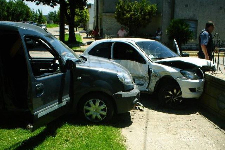 Accidente en Rivadavia y Mitre - Foto FM Spacio