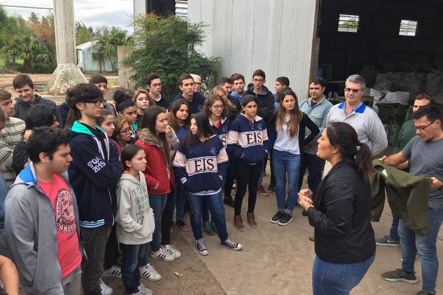 Recorrido por industrias de la Escuela Industrial UNL