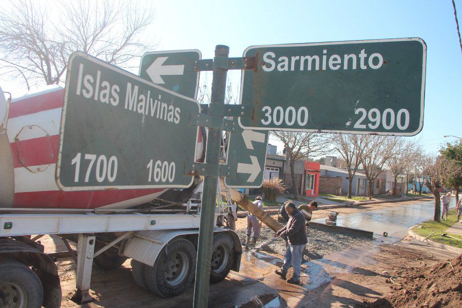 Pavimento urbano en calle Islas Malvinas