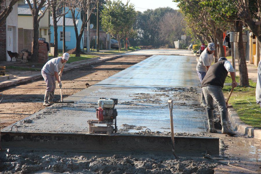 Pavimento urbano en calle Islas Malvinas