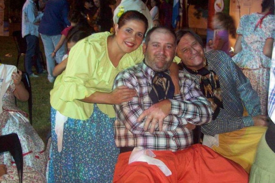 Verónica Escalera y Amilcar Salzmann con Juan Carlos Masse
