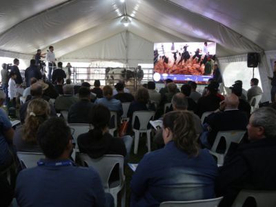 La Lehmann pasó por la muestra lechera «Todo láctea»
