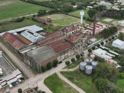 Proyecto de un complejo comercial, viviendas y educativo en terrenos de la Cervecería de San Carlos Sud