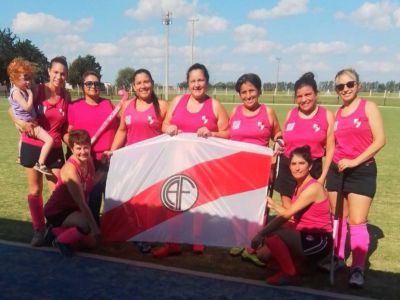 Las Mamis de la ACESAMH jugaron en el sintético del CAF