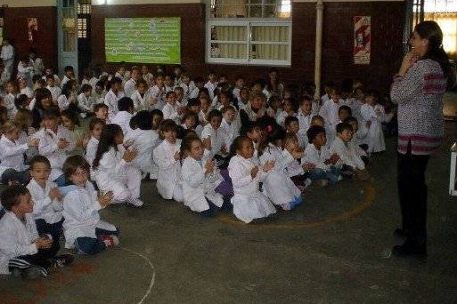 Escuela Primaria 321 - Foto FM Spacio