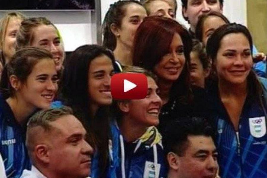 CFK con Olimpicos - Video prensa.gov.ar