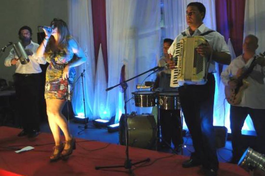 Festejo Dia de la Mujer - Foto Comuna de Franck
