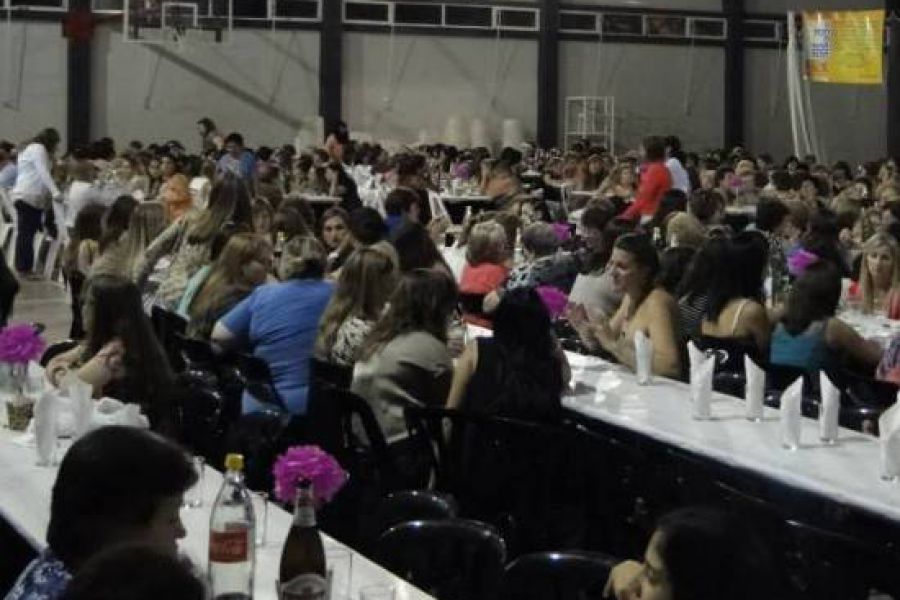 Festejo Dia de la Mujer - Foto Comuna de Franck