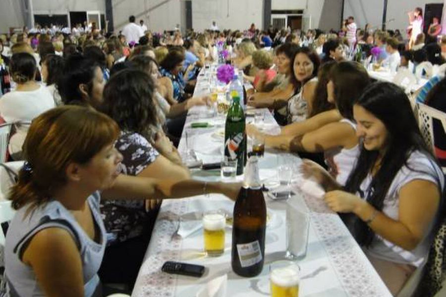 Festejo Dia de la Mujer - Foto Comuna de Franck