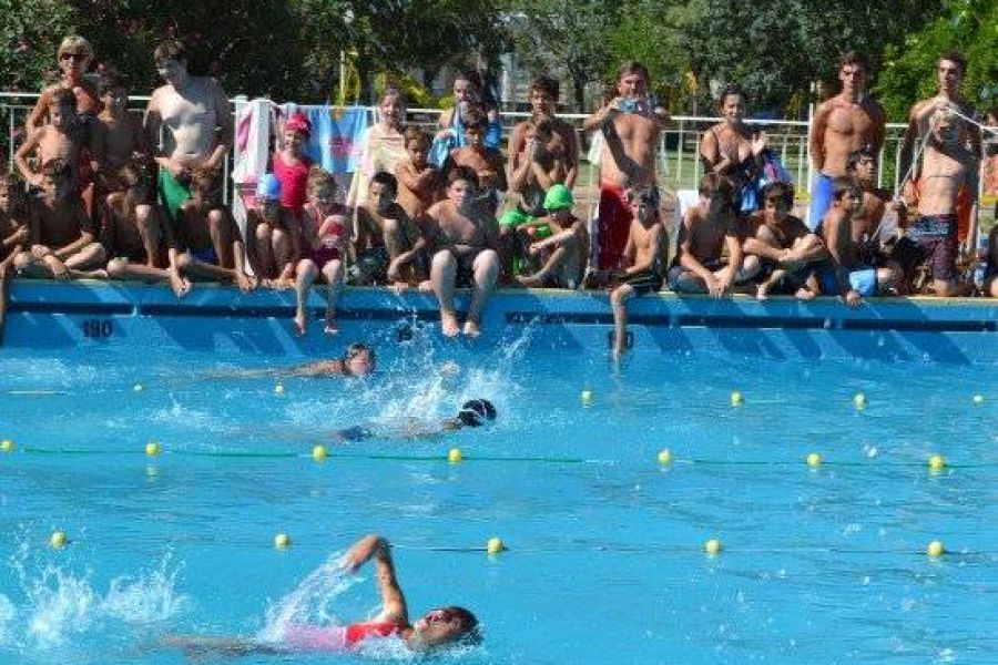 Encuentros de natacion - Foto FM Spacio
