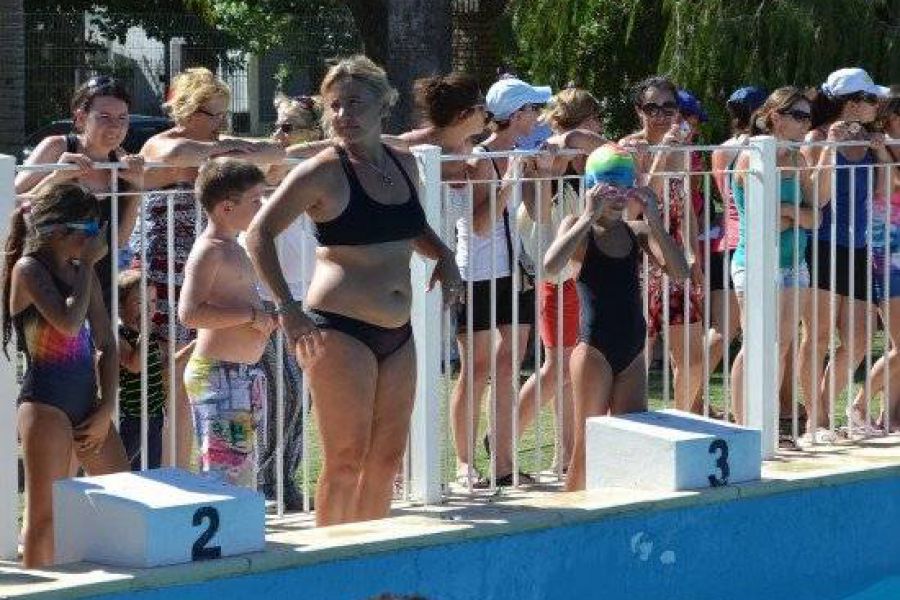 Encuentros de natacion - Foto FM Spacio