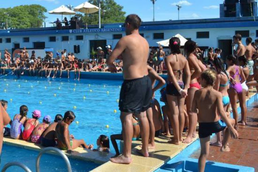 Encuentros de natacion - Foto FM Spacio