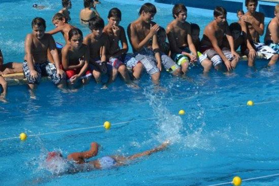 Encuentros de natacion - Foto FM Spacio