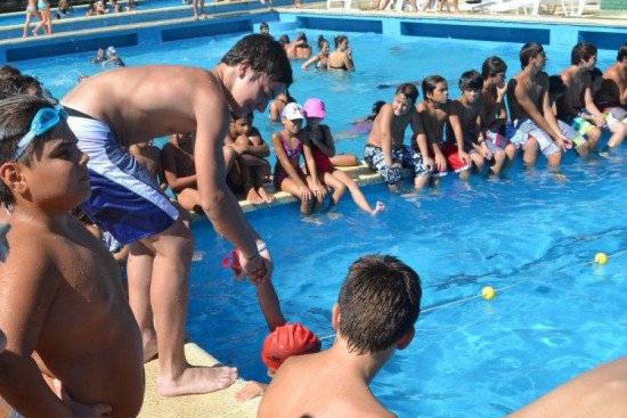 Encuentros de natacion - Foto FM Spacio