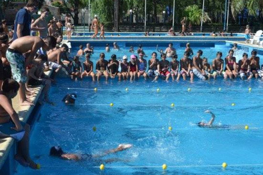 Encuentros de natacion - Foto FM Spacio