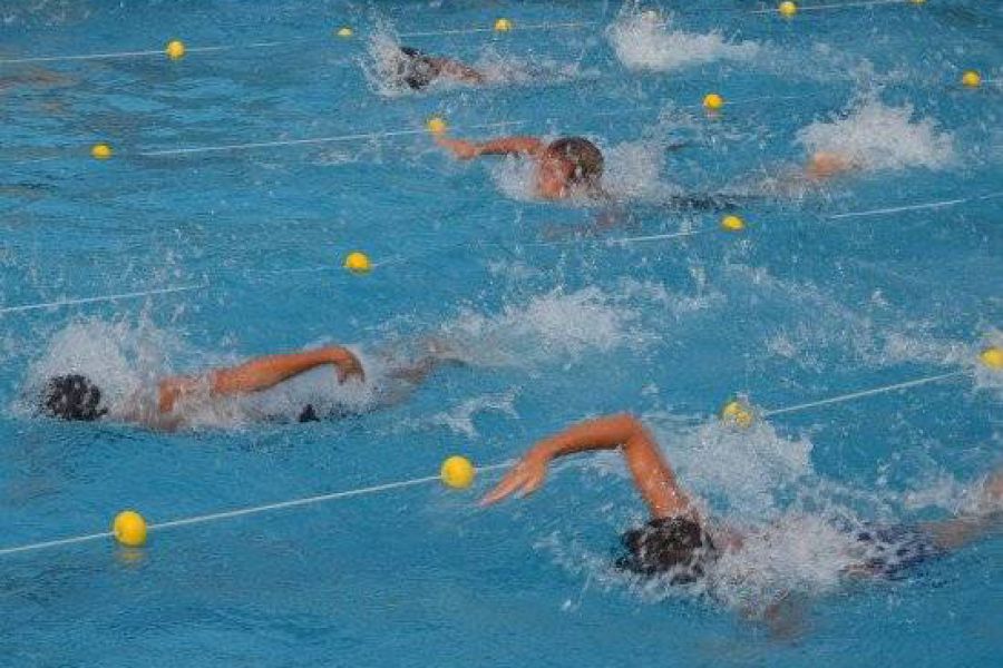 Encuentros de natacion - Foto FM Spacio