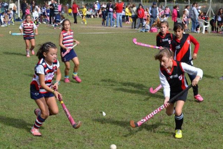 Encuentro infantil de hockey - Foto FM Spacio