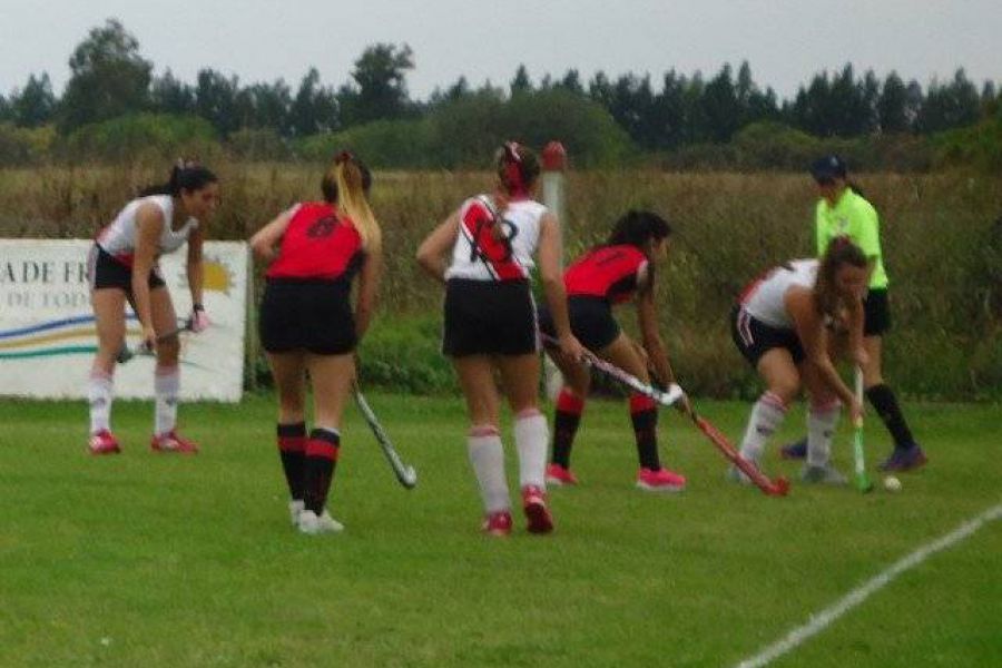 Hockey Damas C CAF vs CAC - Foto FM Spacio