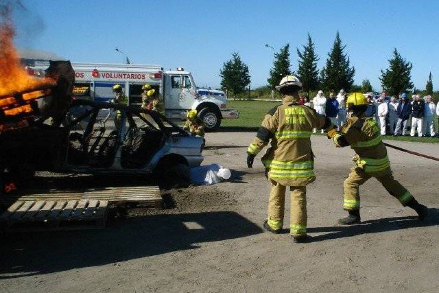 Simulacro de Bomberos Voluntarios - Foto FM Spacio