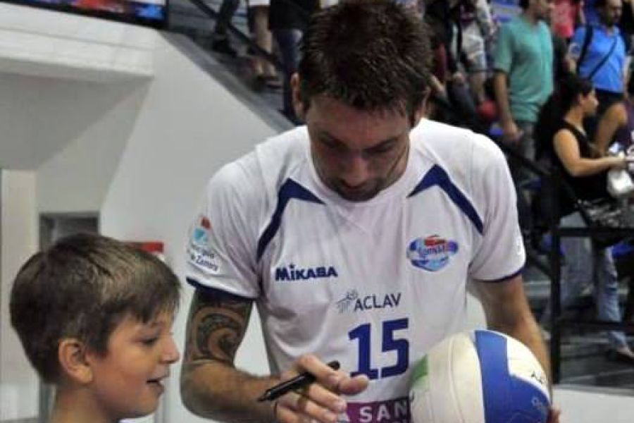 Facundo Imhoff- Lomas Voley Sub campeon 2014