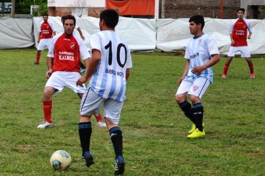 Primera Barrio Norte vs Deportivo Grutly - Foto FM Spacio