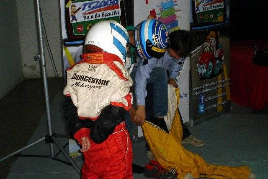 5TC 2000 va a la Escuela - Foto FM Spacio