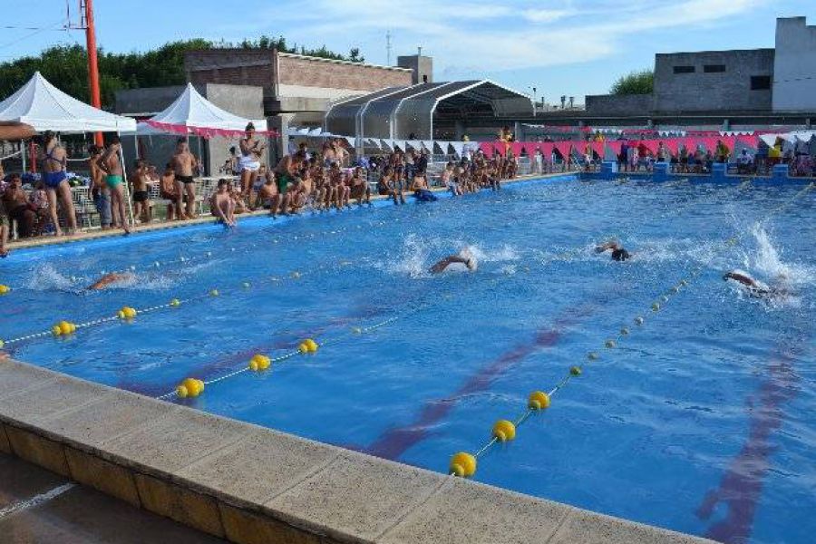 Encuentro de natacion Daniel Jacquier - Foto FM Spacio