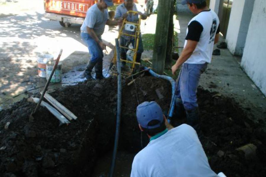 Trabajos Cooperativa de Agua Potable - Foto FM Spacio