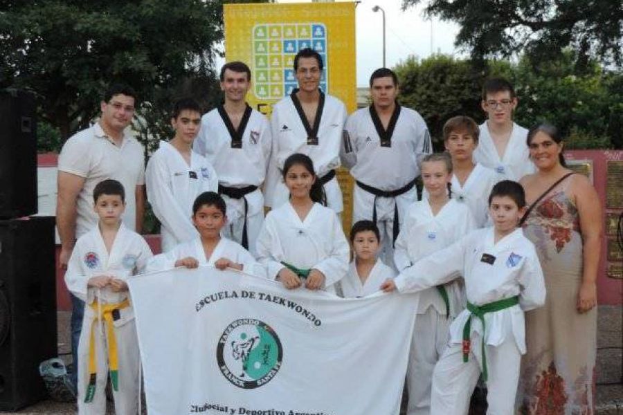 Demostracion de Tae Kwondo - Foto Comuna de Franck