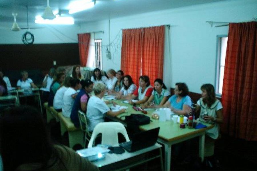 Capacitacion Docente en la 321 - Foto FM Spacio