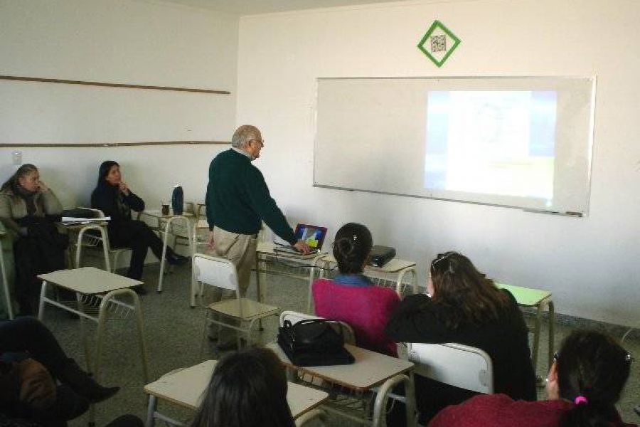 Charla a profesores Hantavirus - Foto FM Spacio
