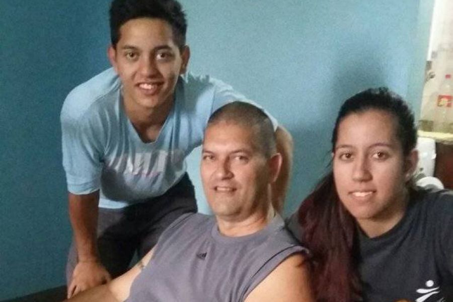 Aisha Lopez y Flia. - Foto FM Spacio