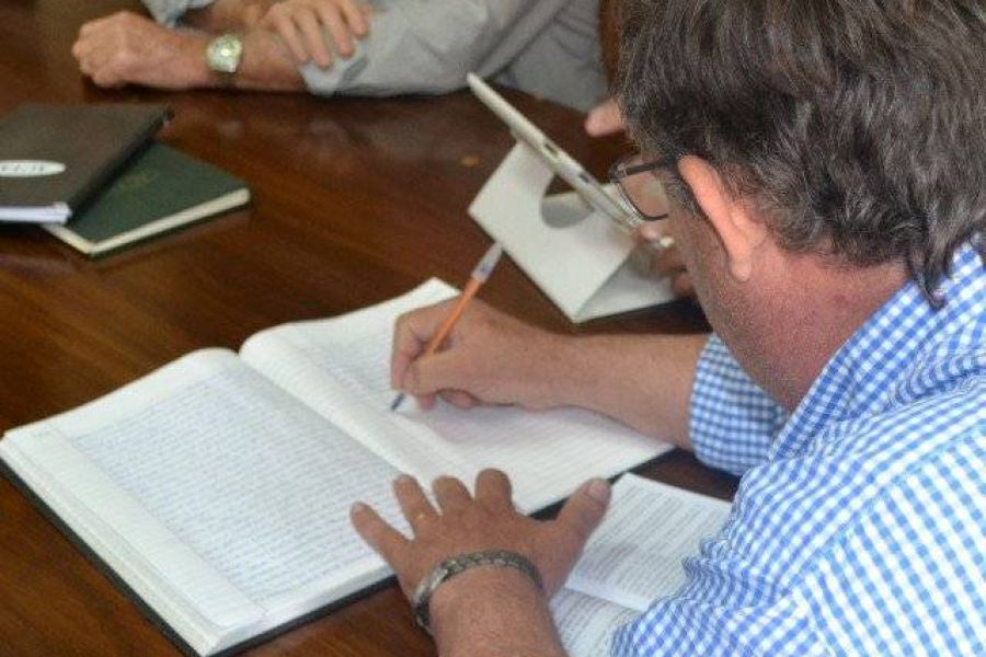 Renovacion de cargos Comunales - Foto FM Spacio