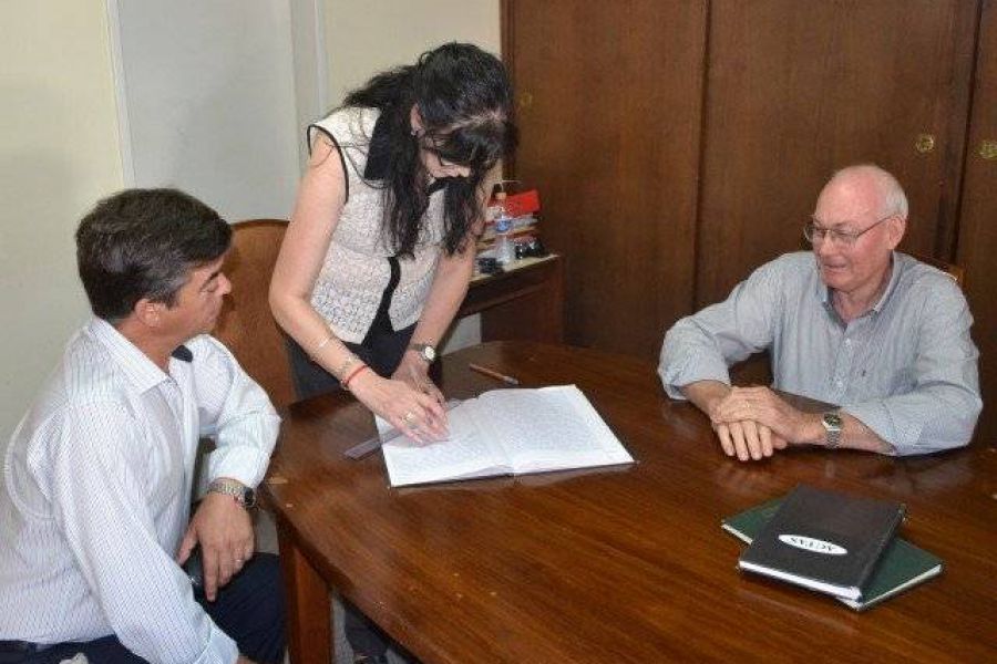 Renovacion de cargos Comunales - Foto FM Spacio
