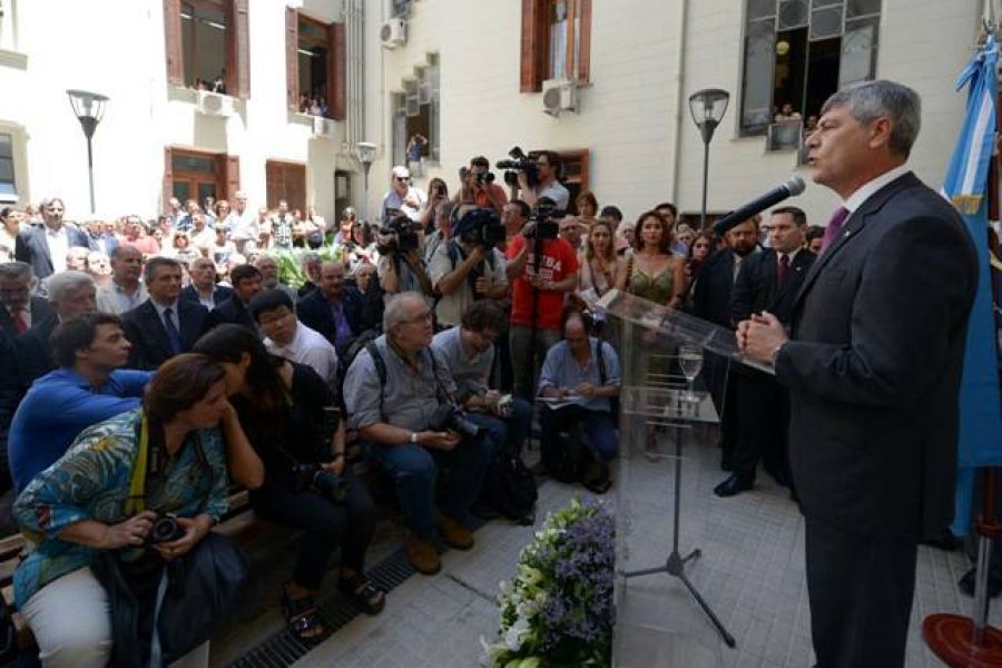 Buryaile en conferencia - Foto Presidencia