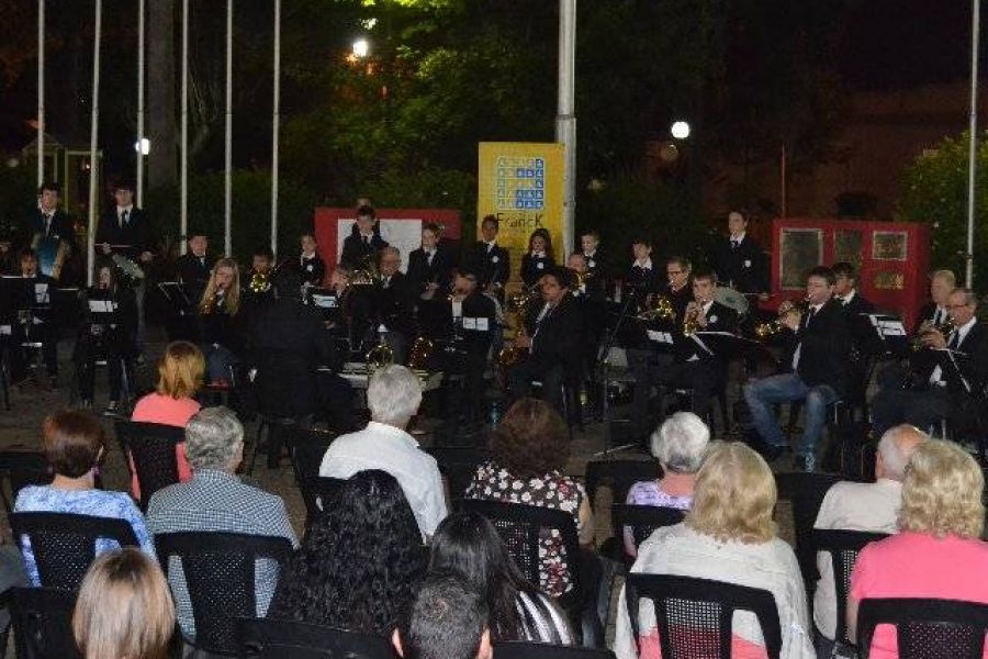 Banda en Plaza Sarmiento - Foto FM Spacio