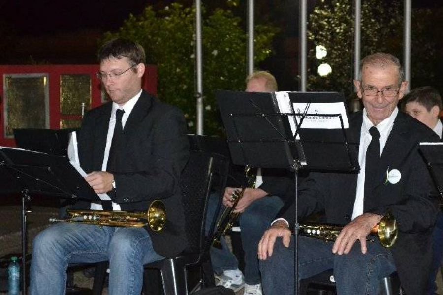 Banda en Plaza Sarmiento - Foto FM Spacio