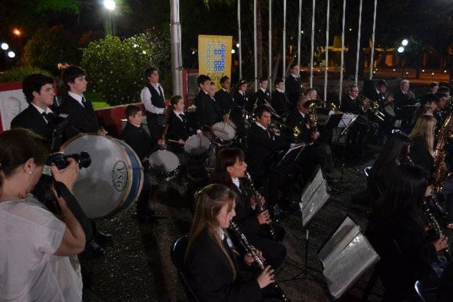 Banda en Plaza Sarmiento - Foto FM Spacio