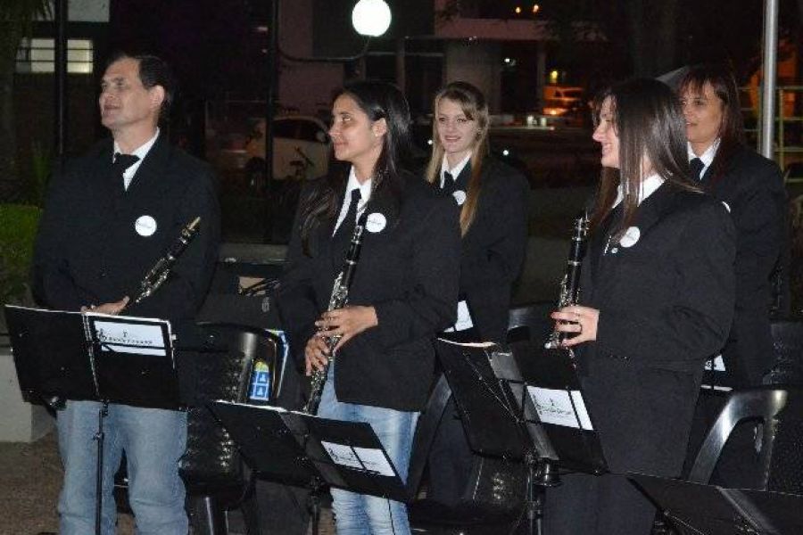 Banda en Plaza Sarmiento - Foto FM Spacio