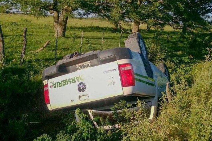 Vuelco de camioneta - Foto El Litoral