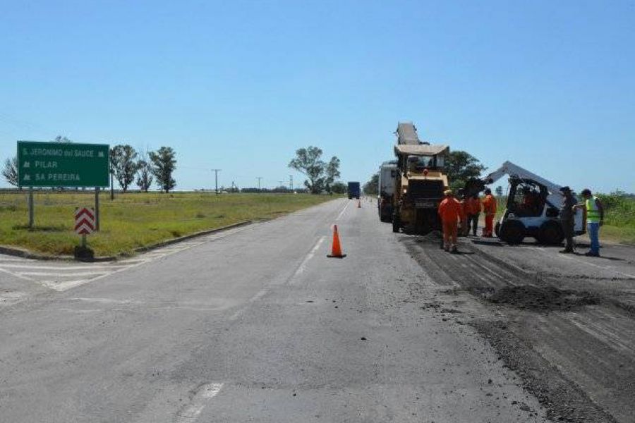 Obras de bacheo en Ruta Nacional N°19, entre Sa Pereira y San Jerónimo Norte