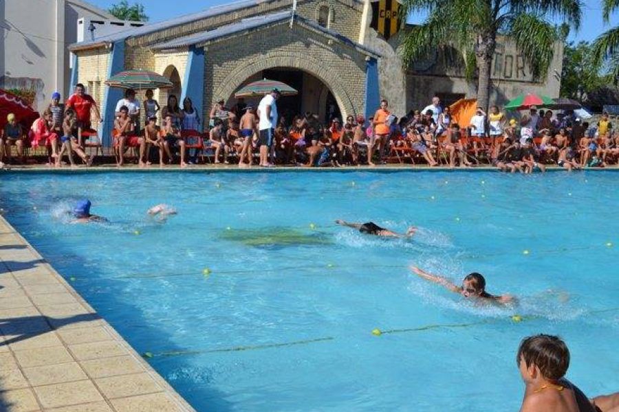 Encuentro de natacion CAP - Foto FM Spacio