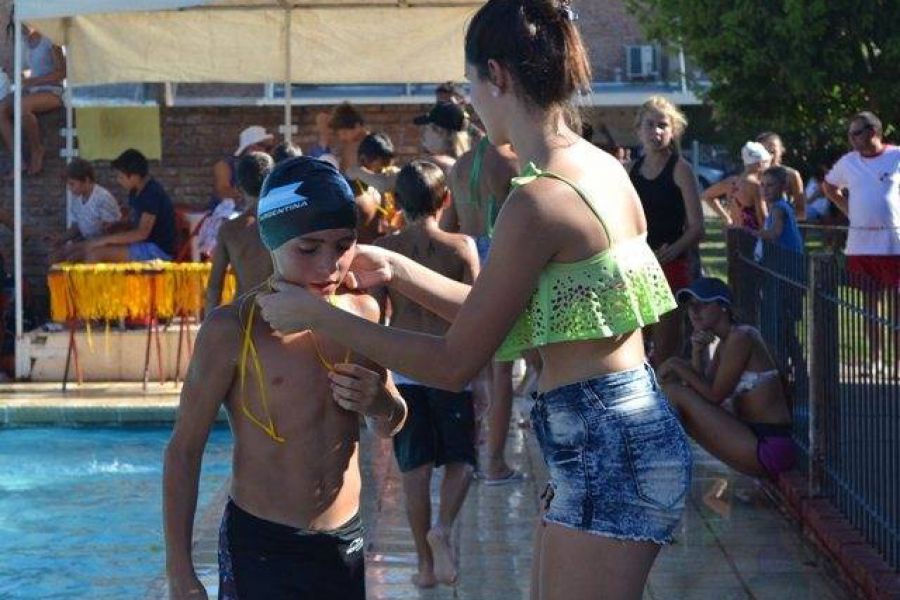 Encuentro de natacion CAP - Foto FM Spacio