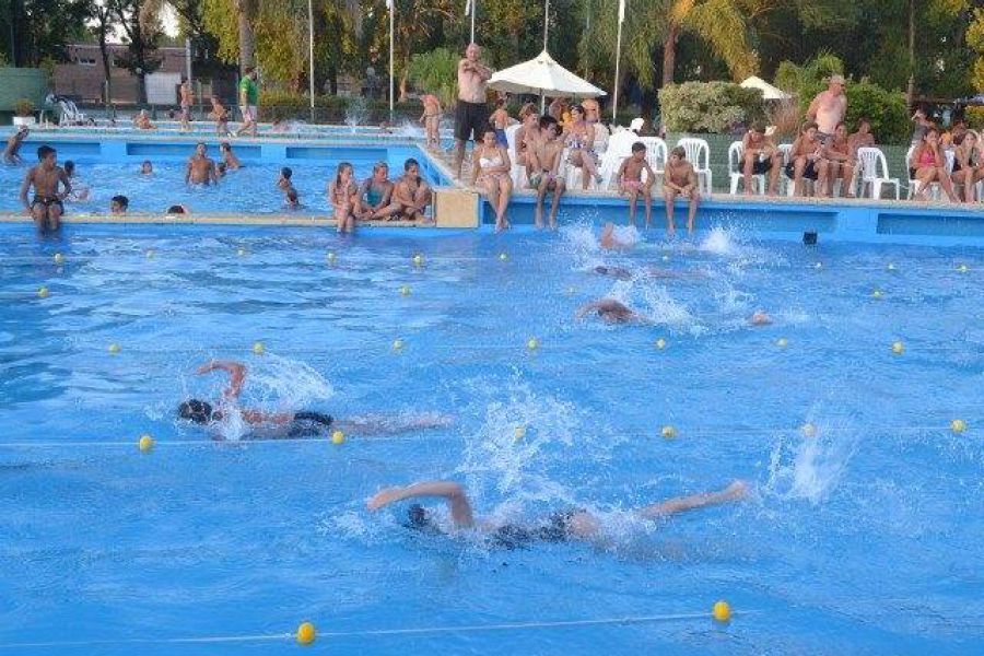 Encuentro de natacion en CAA - Foto FM Spacio
