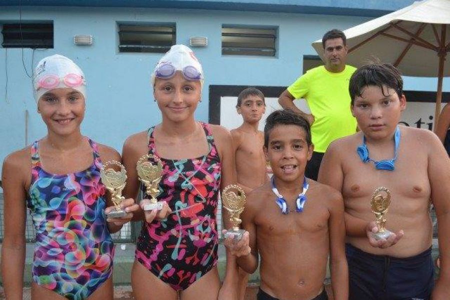 Encuentro de natacion en CAA - Foto FM Spacio