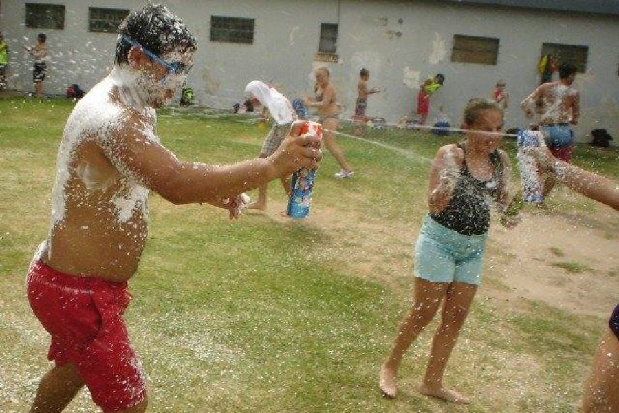 Carnaval en la Colonia del CAF - Foto FM Spacio