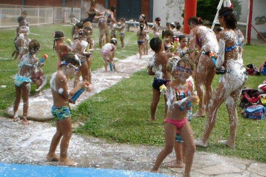 Carnaval en la Colonia del CAF - Foto FM Spacio