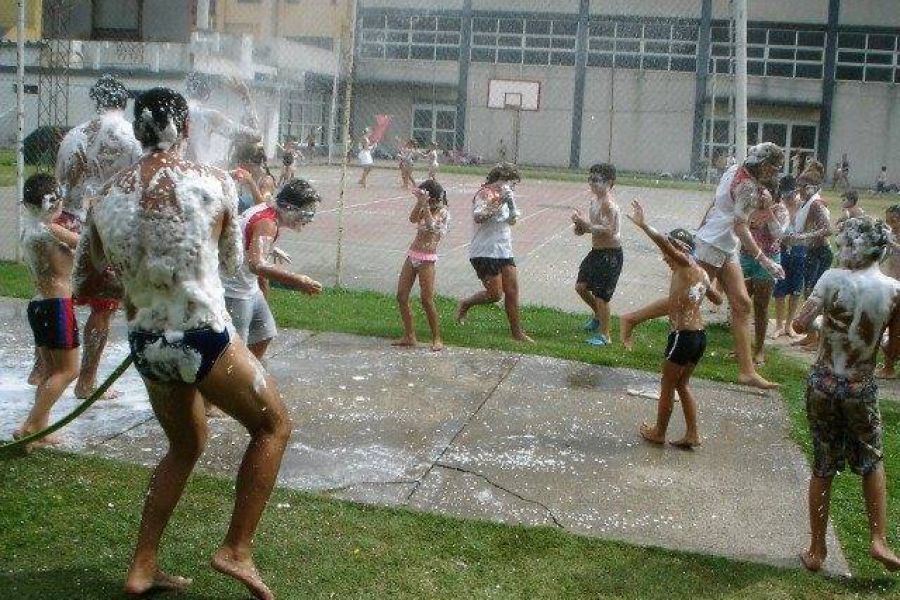 Carnaval en la Colonia del CAF - Foto FM Spacio