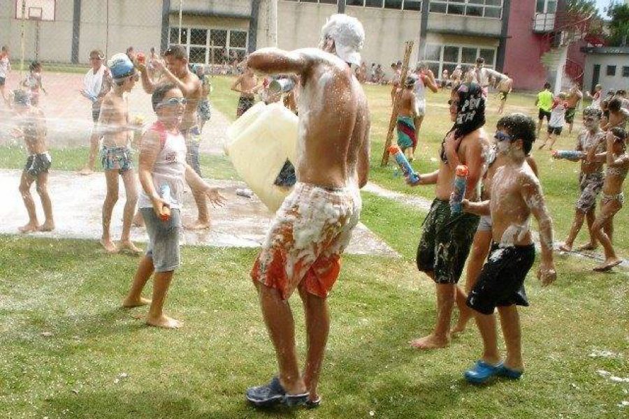 Carnaval en la Colonia del CAF - Foto FM Spacio